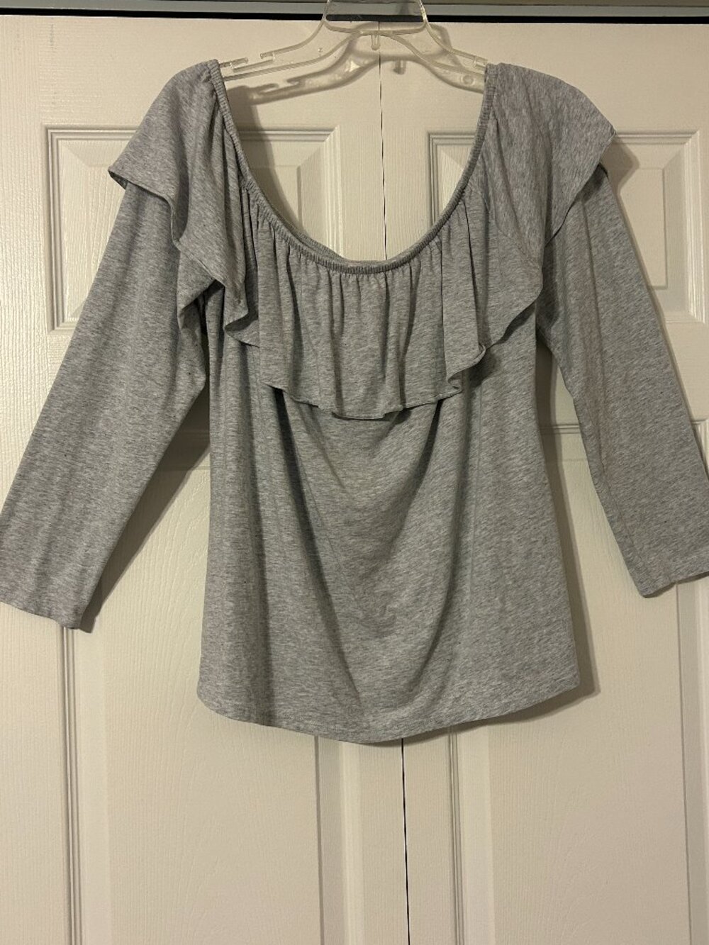 LILLY PULITZER Sz XL Gray Augustus Off Shoulder Ruffle Neckline Top